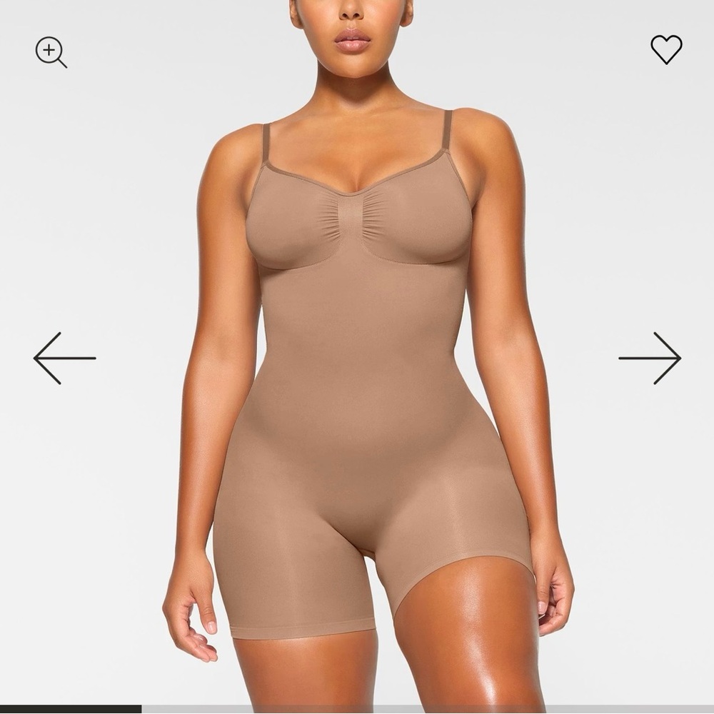 NWOT SKIMS Mid Thigh Bodysuit Shapewear